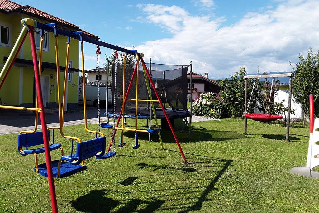 haus_steger_faakersee_spielplatz